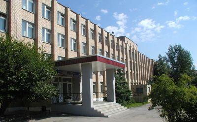 Современное здание Смоленского строительного колледжа, построенное в 1986 году